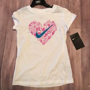 Brand New Nike T-shirt for girls